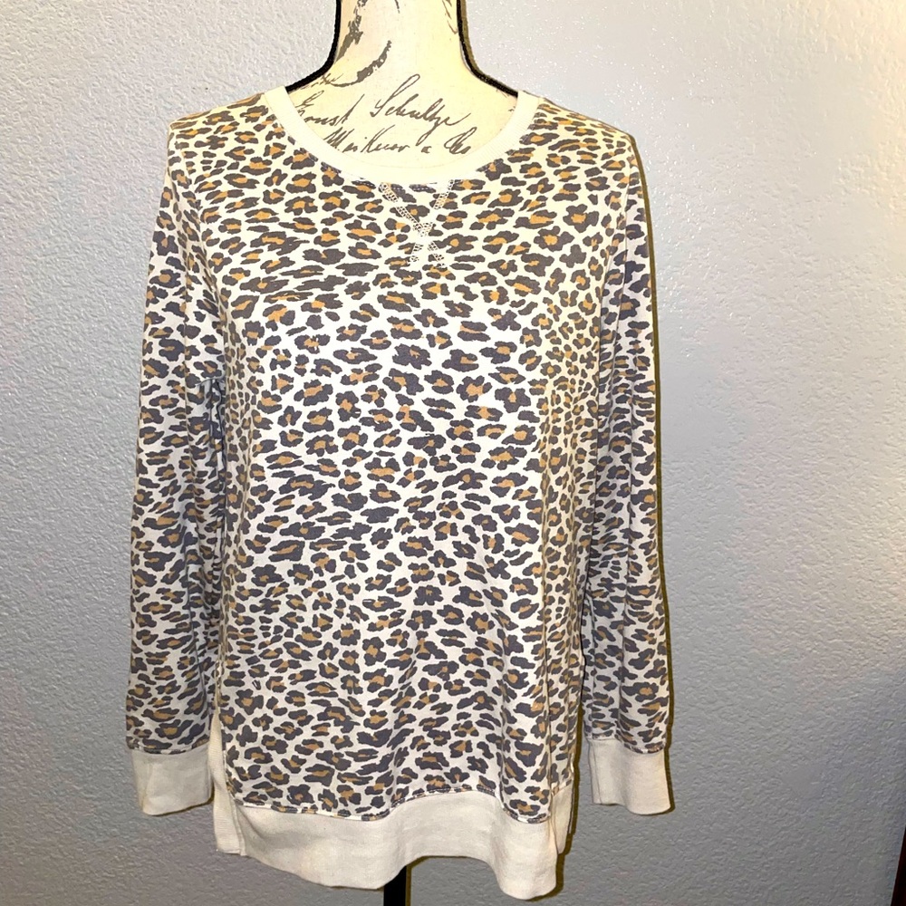 Leopard-print sweatshirt